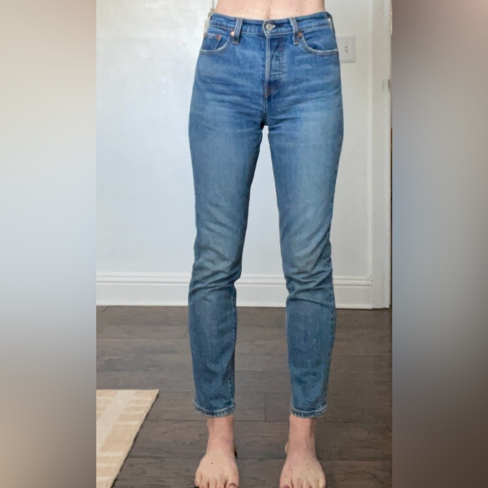 Wrangler High-Rise Cropped Slim Jeans in Medium Blue